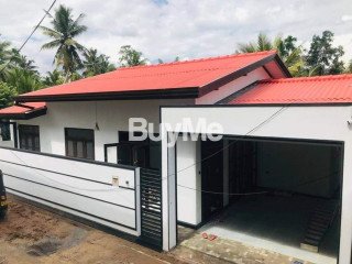 FULLY COMPLETE BRAND NEW SINGLE STORY HOUSE FOR SALE IN KADUWELA