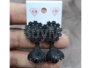 JUMKI EARRINGS - BLACK