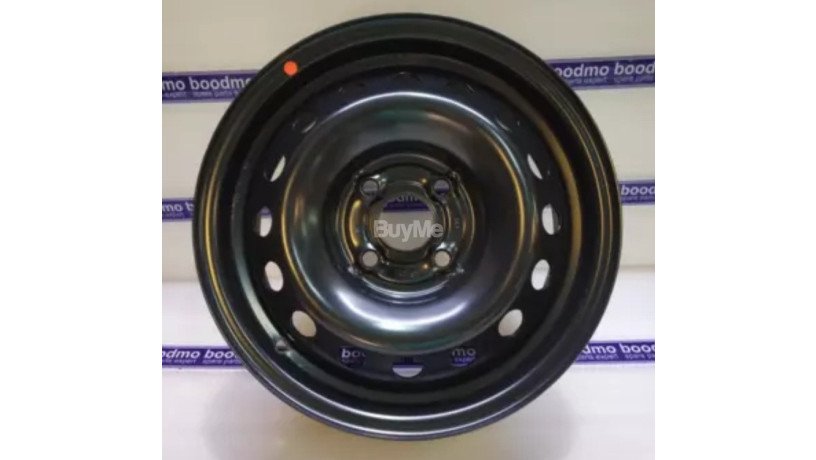 rims-nuts-case-and-tyre-big-2