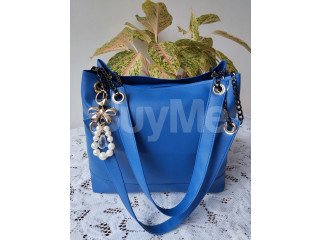 LADIES CHAINED HANDBAG - SKY BLUE