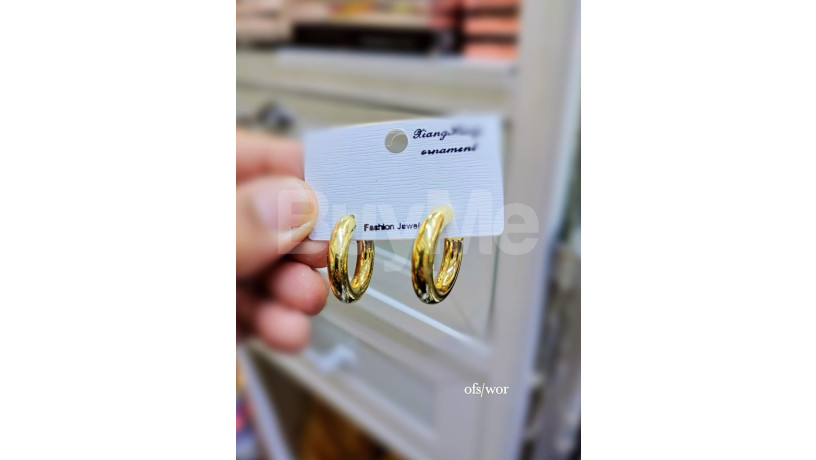 hoop-earring-gold-big-0
