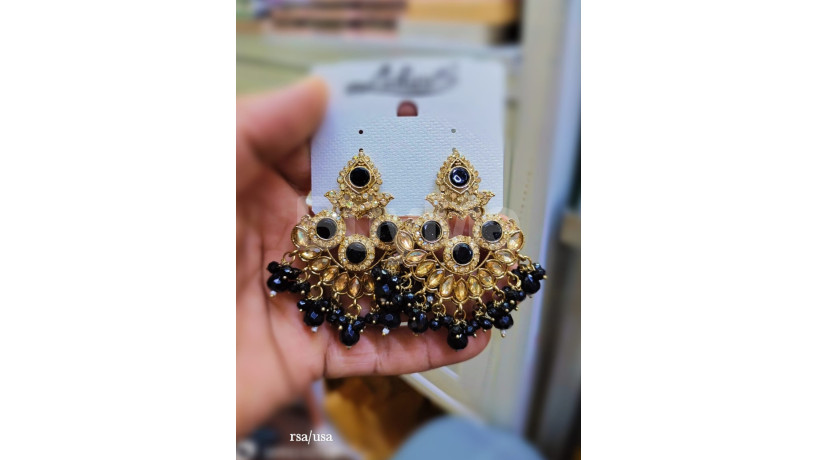 dazzling-jumki-type-earrings-black-big-0