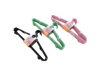 PLASTIC HANGERS 6PCS SET