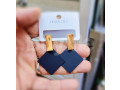 square-shaped-stud-earrings-black-small-1