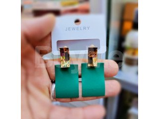 RECTANGLE SHAPED EARRINGS - GREEN