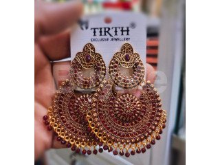 TIRTH LARGE EARRINGS - MAROON