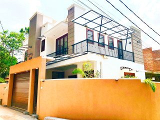 BRAND NEW LUXURY HOUSE FOR SALE IN ATHURUGIRIYA MILLENIUM CITY