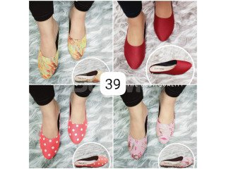 SHOES DESIGNS -SIZE 39