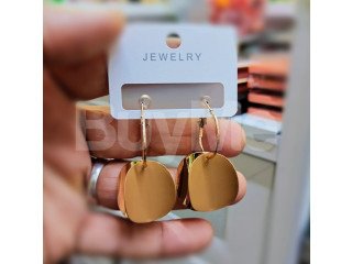 DAZZLING DROP EARRING - BEIGE