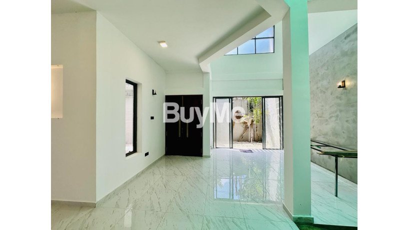 newly-built-luxury-3-storey-for-sale-in-battaramulla-palawatta-s218-big-2