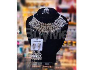 WEDDING NECKLACE STONE STUDDED - BLACK