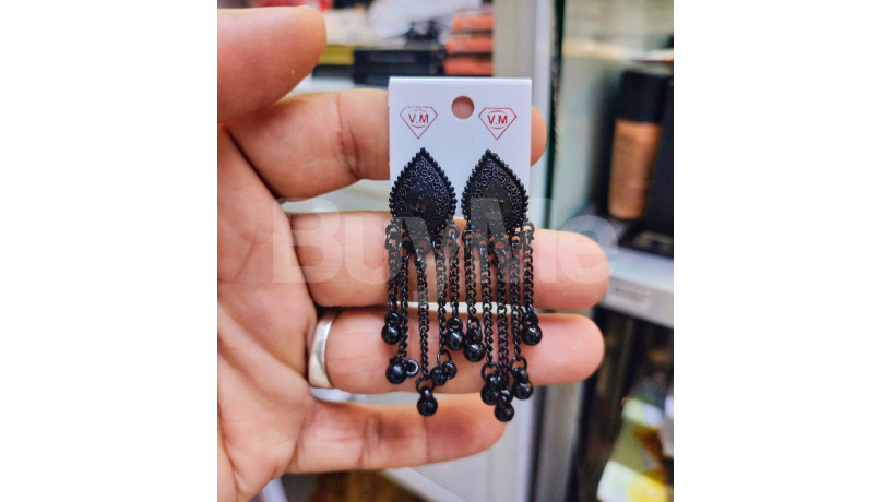 dazzling-hanging-black-earrings-big-0