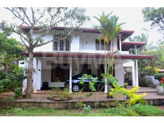 LAND WITH HOUSE FOR SALE IN MALABE