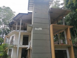 HOUSE AVAILABLE FOR SALE IN KANDY - BOWALA