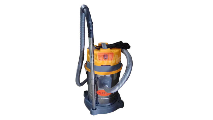 giant-wet-dry-vacuum-cleaner-big-0