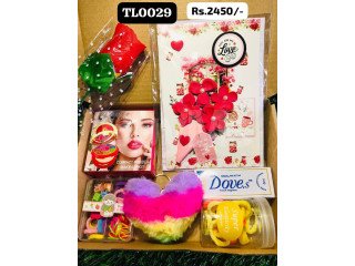 VALENTINE SPECIAL GIRLS' GIFT PACKAGE