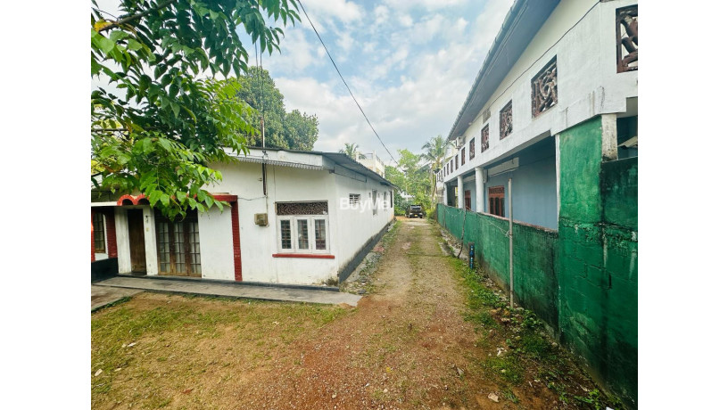old-house-with-land-for-sale-in-itn-road-wickramasinghepura-battaramulla-s287-big-0