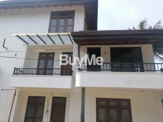 LUXURY HOUSE AVAILABLE FOR SALE IN KANDY (KUNDASALE)