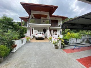 LUXURY HOUSE AVAILABLE FOR SALE IN KANDY (BOWALAWATTA)