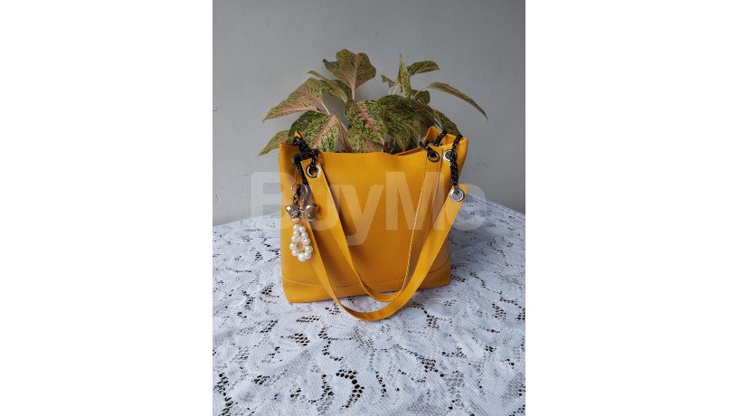 hand-bag-yellow-big-0