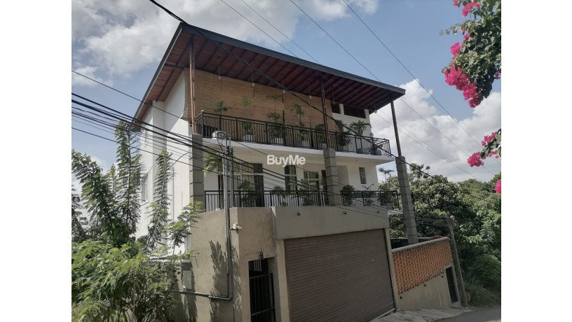 luxury-apartment-available-for-sale-in-kandy-hanthana-big-0