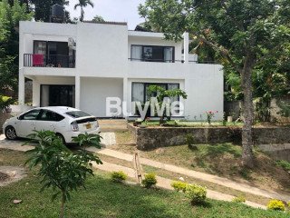 HOUSE AVAILABLE FOR SALE IN KANDY, PALLEKALE