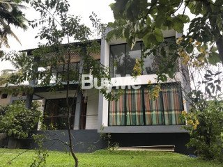 LUXURY HOUSE AVAILABLE FOR SALE IN KANDY (AMUNUGAMA, KUNDASALE)