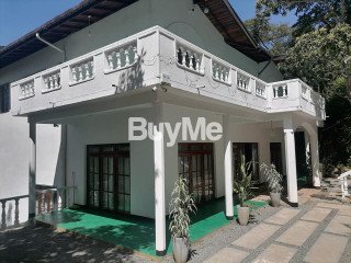 LUXURY HOUSE FOR SALE IN KANDY ( HILLCREST GREEN)