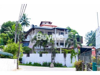 MORDEN VILLA FOR SALE IN KANDY