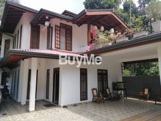 LUXURY HOUSE AVAILABLE FOR SALE IN KANDY, AMUNUGAMA