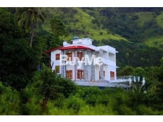 Luxury house available for sale in Kandy ( Peradeniya)