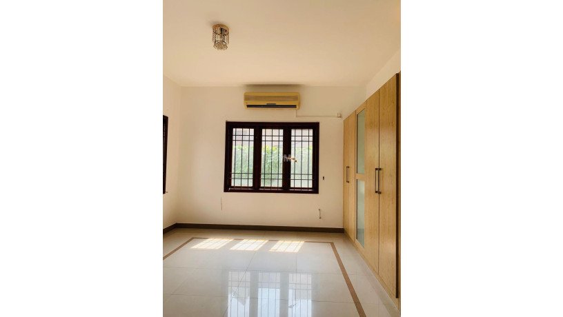 two-storey-luxury-house-for-sale-in-colombo-8-big-3