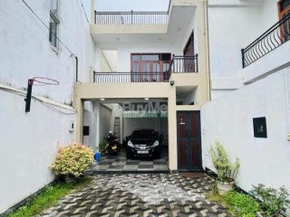 LUXURY 2 STOREY HOUSE FOR SALE IN DEHIWALA