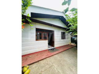 LAND WITH A HOUSE FOR SALE IN BELIATTA