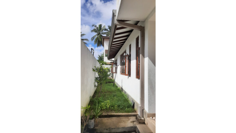 2-storey-luxury-house-for-sale-in-battaramulla-big-2