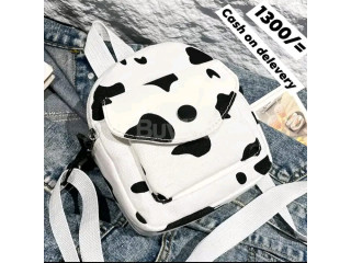 BLACK AND WHITE BACKPACK DESIGN