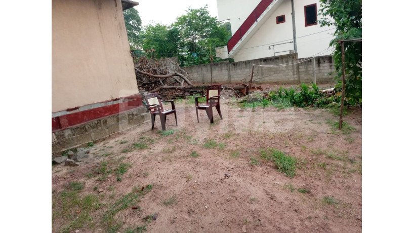 16-perch-land-with-two-storey-house-for-sale-in-makola-big-4