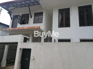 HOUSE AVAILABLE FOR SALE IN KANDY (PERADENIYA)