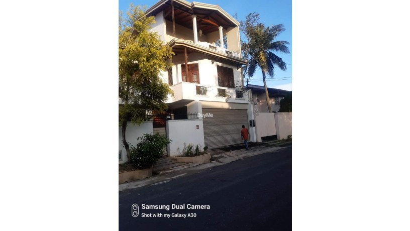 three-story-fully-furnished-house-for-rent-in-ratmalana-big-0