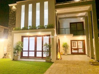 BRAND NEW SUPER LUXURY HOUSE FOR SALE IN ATHURUGIRIYA