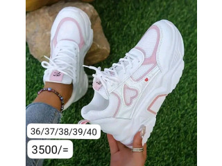 WOMEN'S SNEAKERS DESIGN