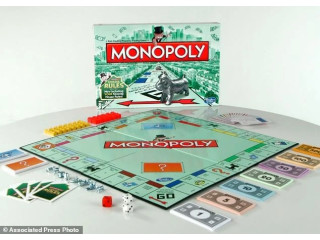 MONOPOLY BOARD GAME