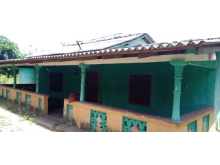 LAND WITH HOUSE FOR SALE IN AMPARA