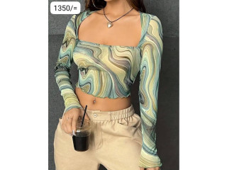 FASHIONABLE CROP TOP DESIGN