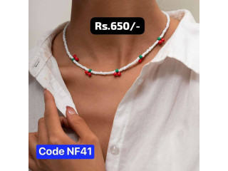 WHITE AND RED MIX NECKALES