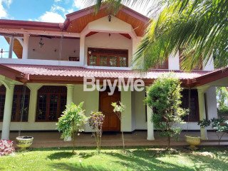 LUXURY HOUSE AVAILABLE FOR SALE IN KANDY, PALLEKALE