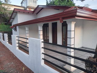 HOUSE FOR SALE IN ATHURUGIRIYA