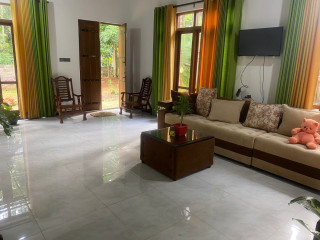 පාදුක්ක මාහින්ගල ප්‍රදේශයේ අලුතින් තැනූ නිවසක් විකිණීමට