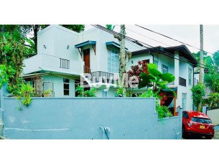 LUXURY HOUSE AVAILABLE FOR SALE IN KANDY (PERADENIYA)