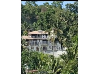 LUXURY HOUSE AVAILABLE FOR SALE IN KANDY (KATUGASTOTA)